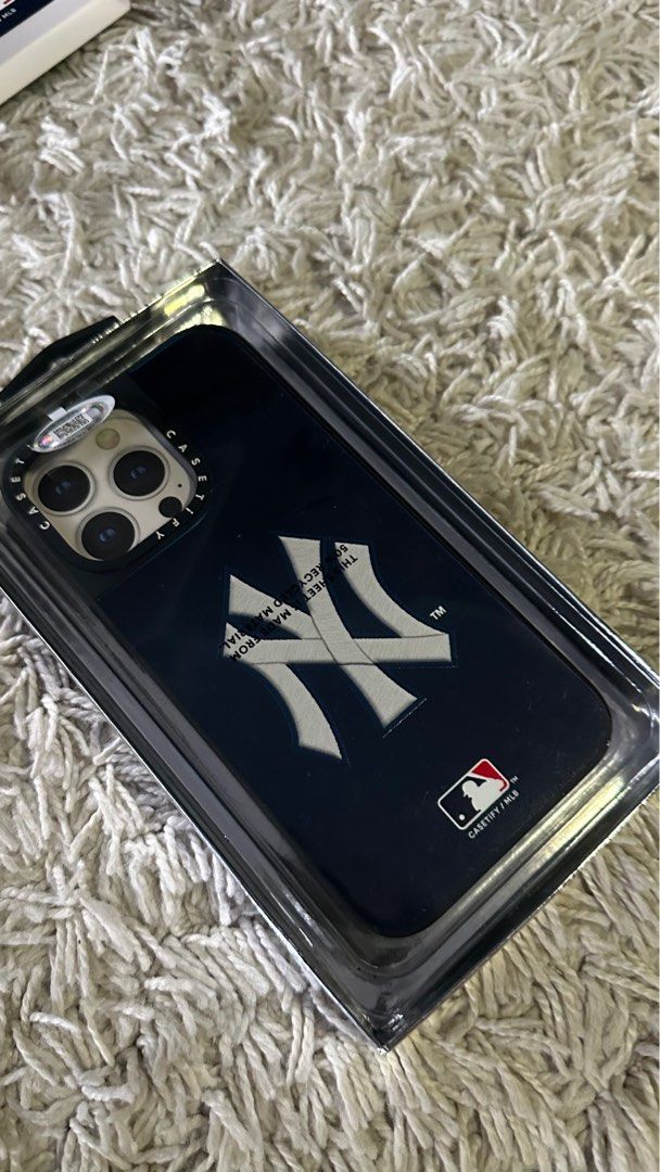 Casetify MLB Mirror case and wireless charger ( New York Yankee for