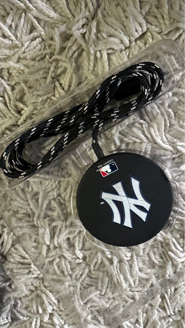 Casetify MLB Mirror case and wireless charger ( New York Yankee for iPhone 14 Pro Max), Mobile