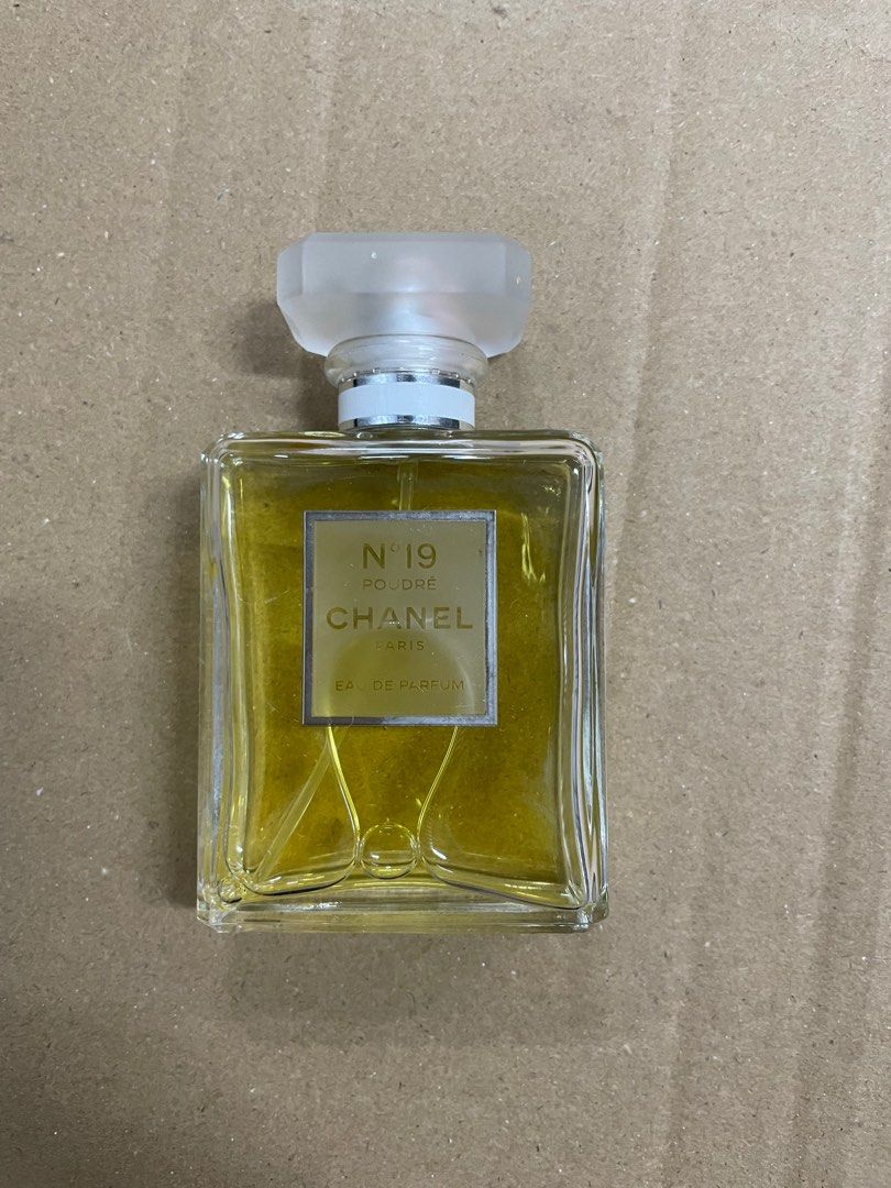 Chanel 19 poudre tester store