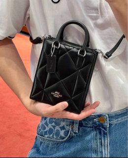 (Category: ) located in . Submitted by starry.bag (Listing ID 1246653298, Image 1). Description: .