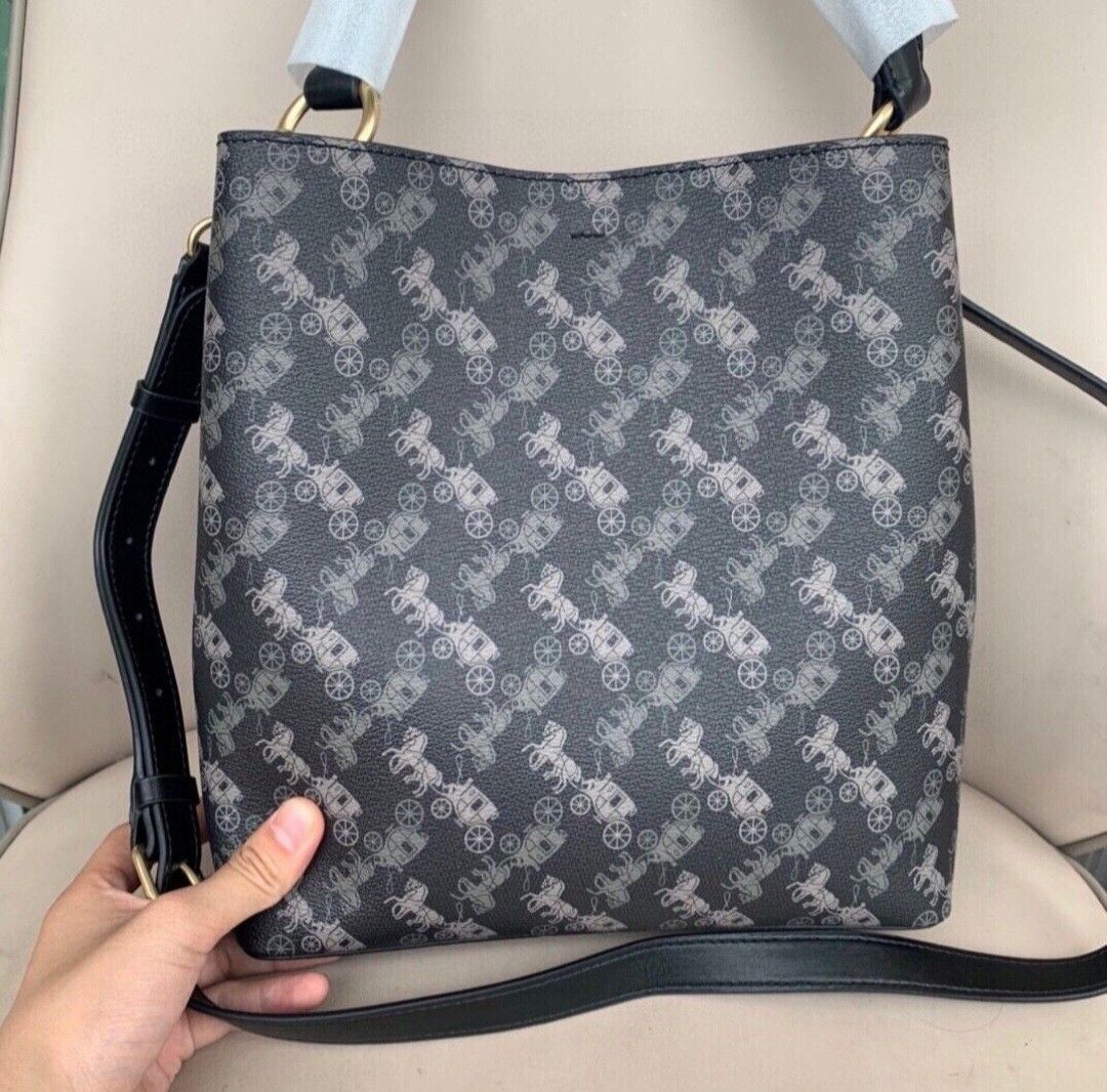 Town bucket bag with horse and carriage print hotsell