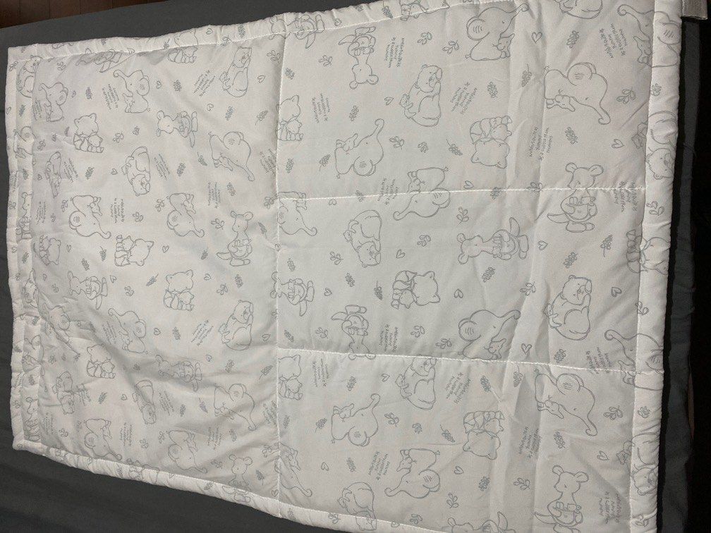 Comforter for baby (Category: Bed Guards) located in Manila. Submitted by xjoannax (Listing ID 1246621568, Image 2). Description: Brand new For baby’s crib or playpen.