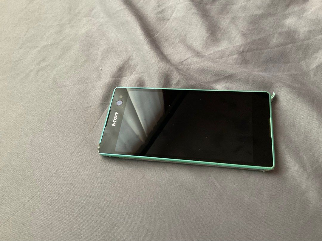 DEFECTIVE PHONE FOR SALE (Category: Sony) located in Bacoor. Submitted by iamannie_12 (Listing ID 1246643287, Image 1). Description: • slightly negotiable • these are defective phones • not working but has complete parts • Brands: Sony xperia and IQ .