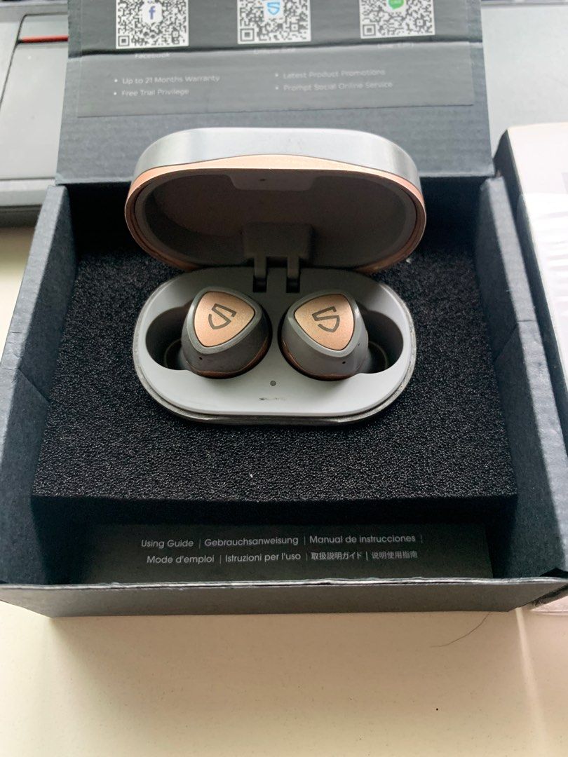 DEFECTIVE Soundpeats Sonic (Category: Headphones & Headsets) located in Imus. Submitted by cedieacosta (Listing ID 1246616168, Image 2). Description: For sale only! Buy at your own risk. No return or refunds DEFECTIVE Soundpeats Sonic - hindi na nagchacharge yung case - wala na yung metallic finish ng case at earbuds. Maganda naman tignan yung gray and rosegold color scheme for me. Gumagana pa yung earbuds bago masira yung case. Not sure na ngayo