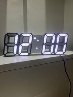 Digital clock (With lights & free charger)