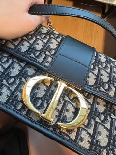 (Category: ) located in . Submitted by helpmyclosetpls (Listing ID 1246105656, Image 1). Description: .