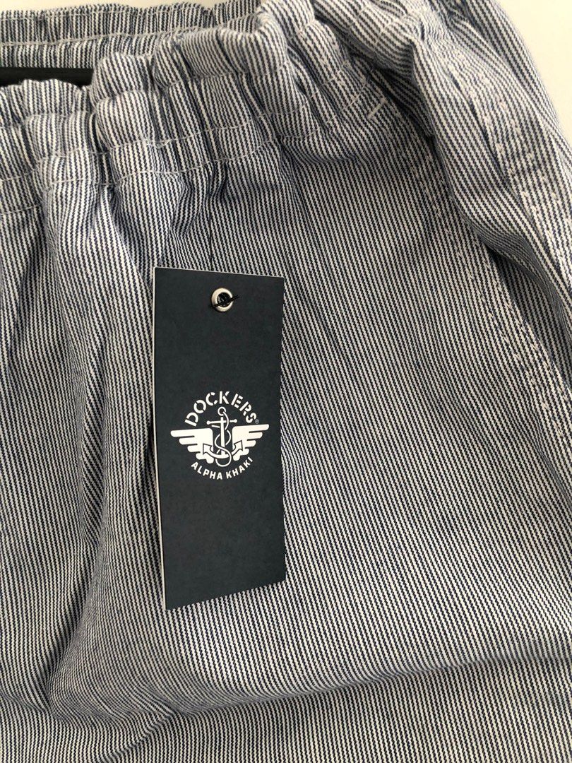 Dockers alpha khaki best sale shorts