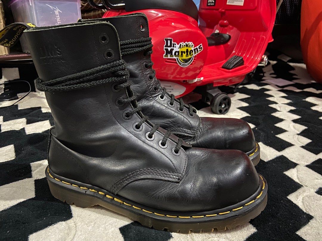 Dr. martens store industrial 63