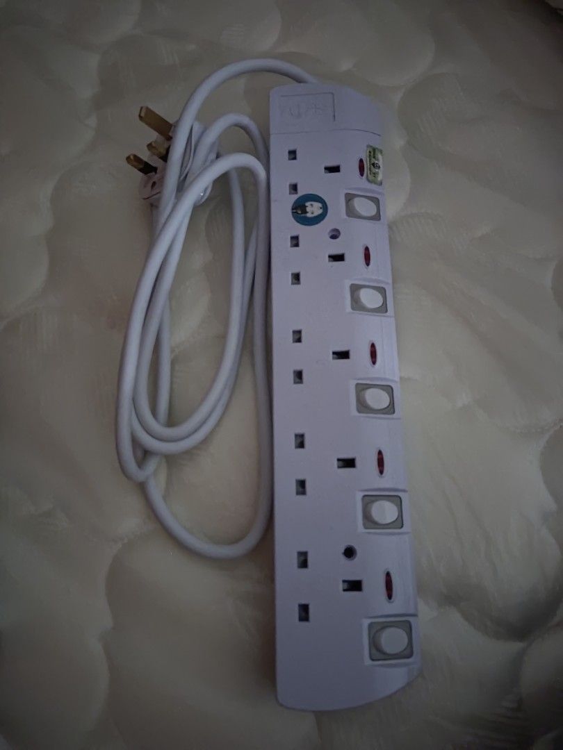 Extension Plug (Category: Other Home Appliances) located in Singapore. Submitted by sadiq1 (Listing ID 1246577675, Image 1). Description: have five socket.