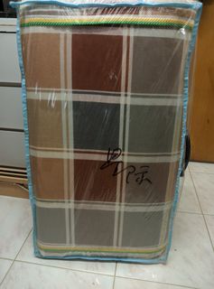 （分類：）位於 。 由 czesk 提交（商品編號 1246691202，圖片 1）。簡介： 。