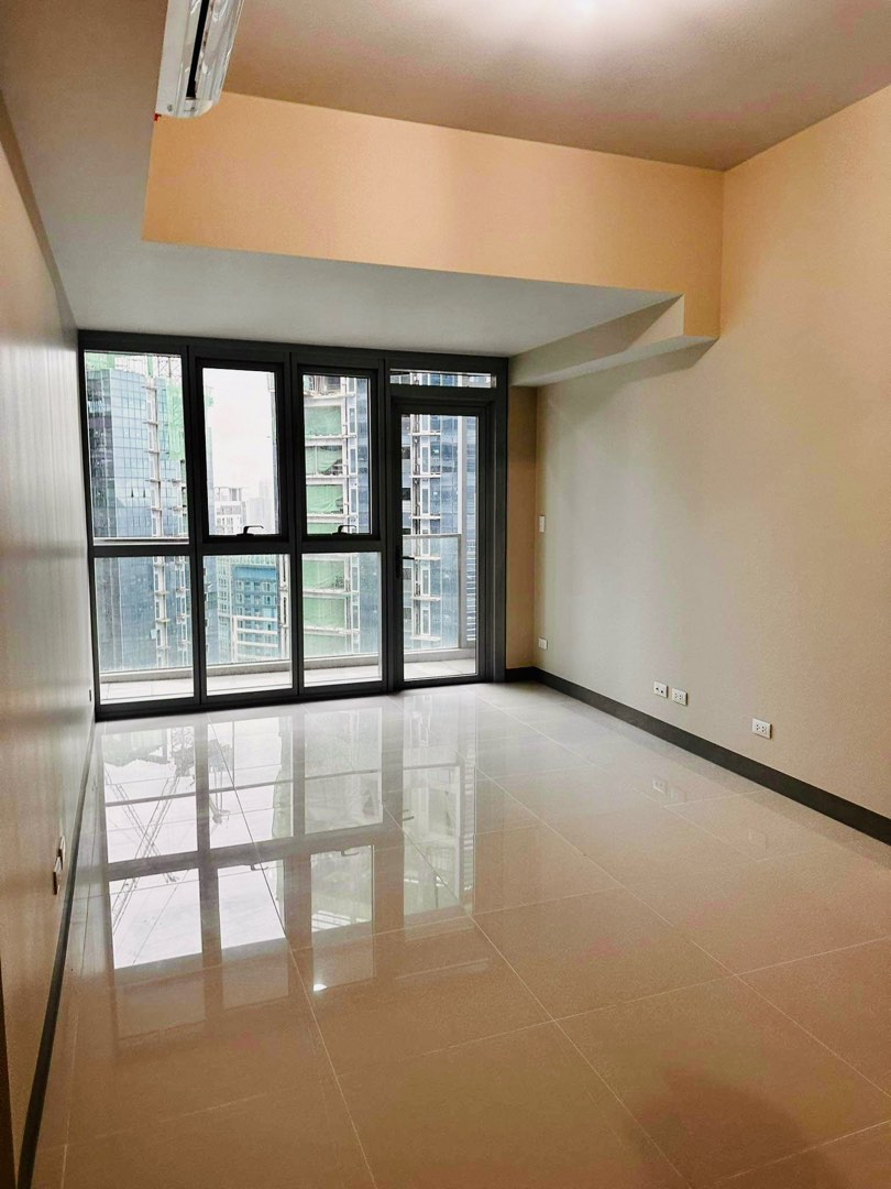 FOR SALE3BR unit and Parking in Uptown Parksuites Tower 2, Property