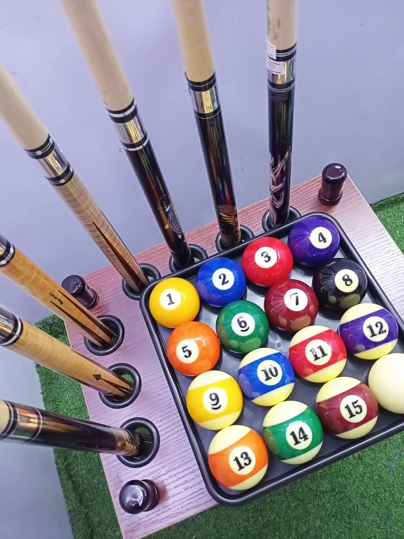 FOR SALE Brandnew Billiards 7 holes Wooden Cue Rack with Ball rack