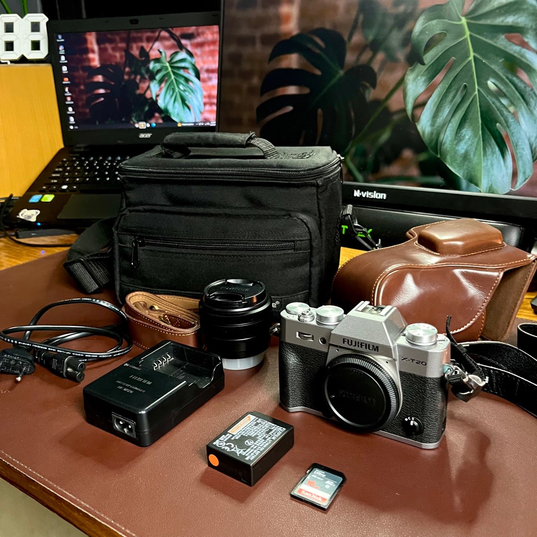 Fujifilm XT20 with kit lens, Photography, Cameras on Carousell