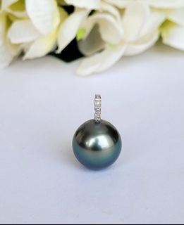 (Category: ) located in . Submitted by Myjewelryroom (Listing ID 1246698519, Image 1). Description: .