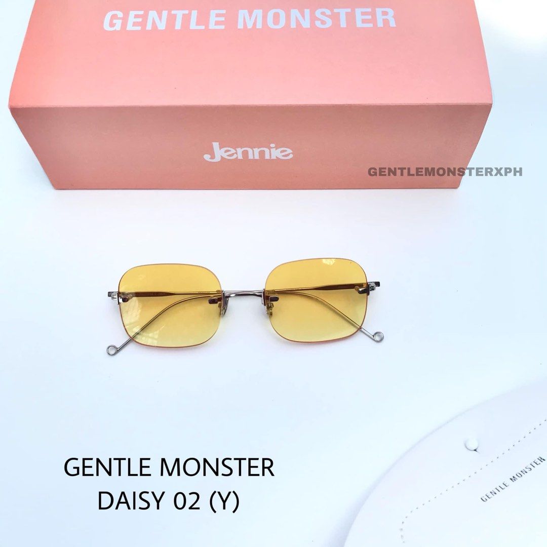 Gentle Monster Daisy 02 (yellow) Black Pink Jennie / ジェントル