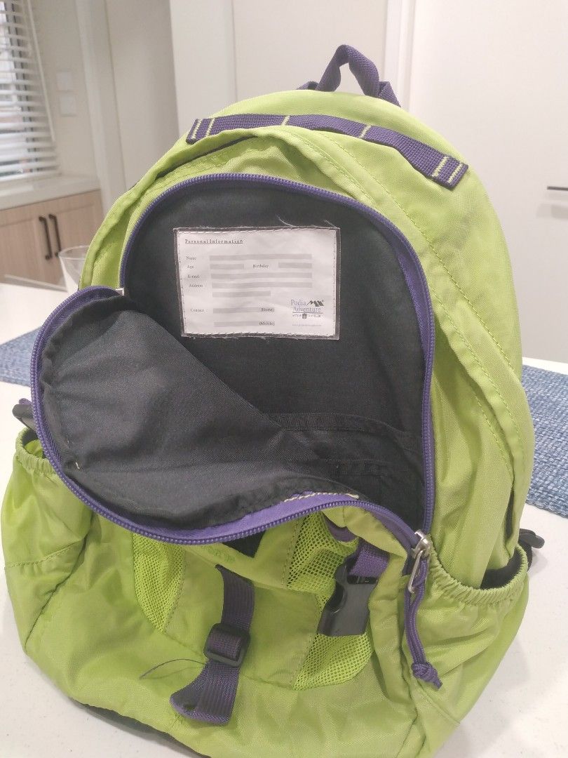 Green Podia Adventure Junior Backpack, 女裝, 手袋及銀包, 背囊 Carousell