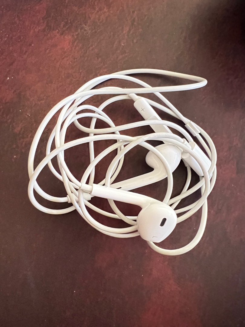 Headset lighting iphone original ibox on Carousell