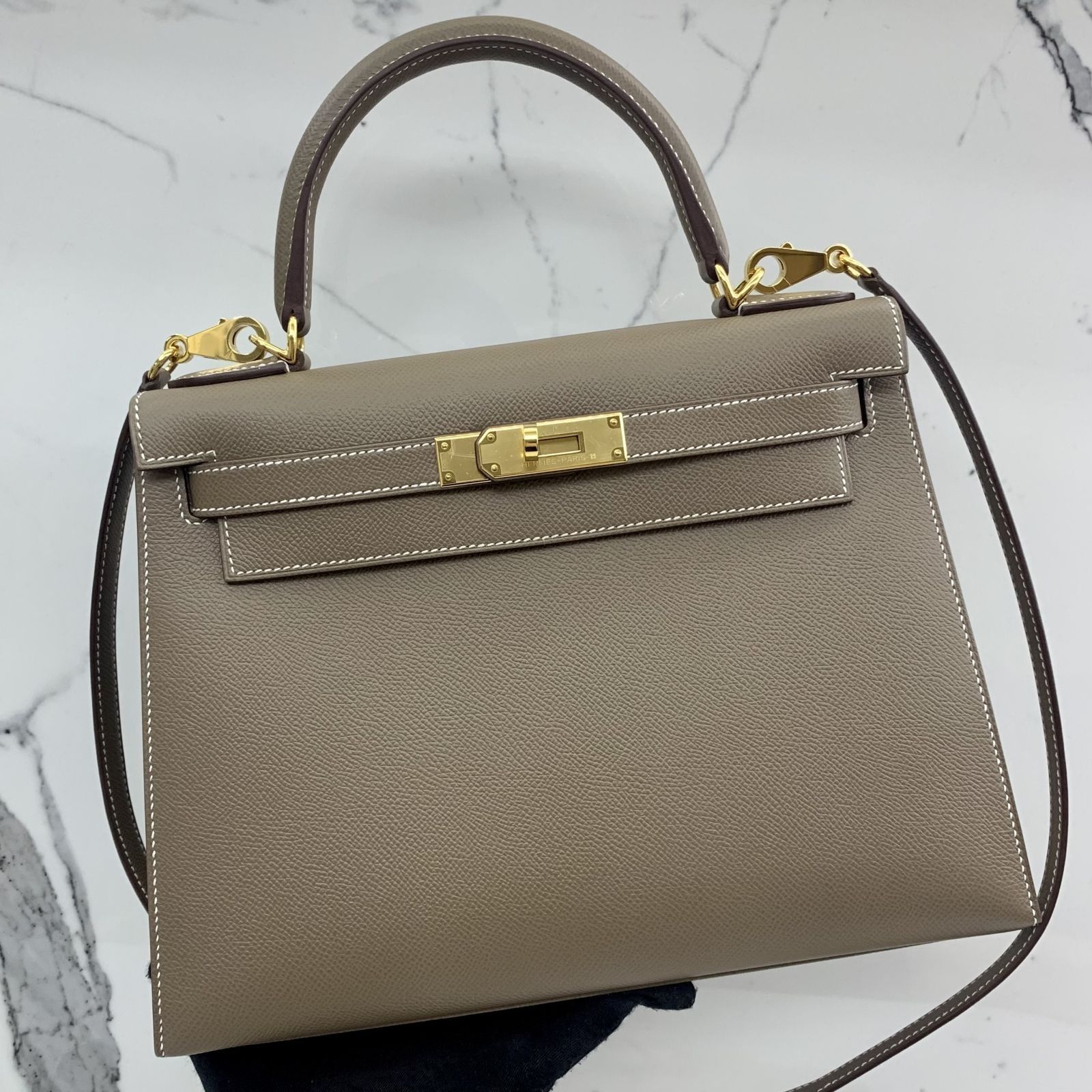 Authentic Hermes Vintage Kelly Sellier 28 bag in Epsom and Gold Hardware,  Luxury, Bags & Wallets on Carousell