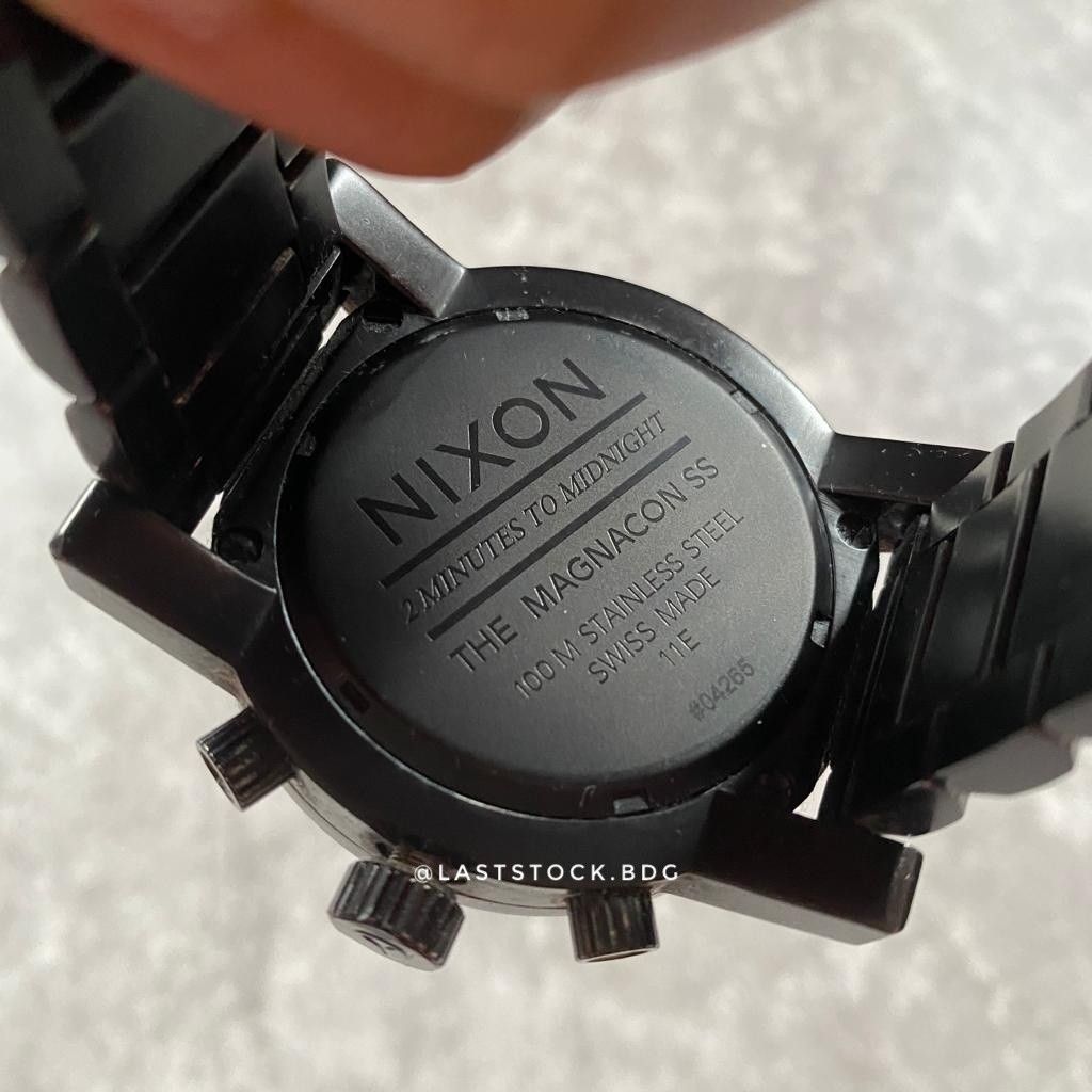 Nixon magnacon 2 minutes to deals midnight