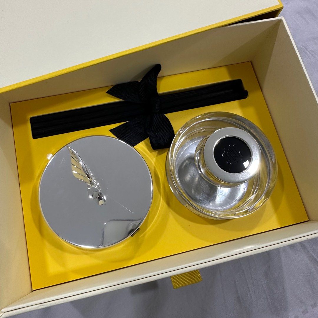 Authentic LOUIS VUITTON VIP Promotional Gift Aromatherapy Candle with Box