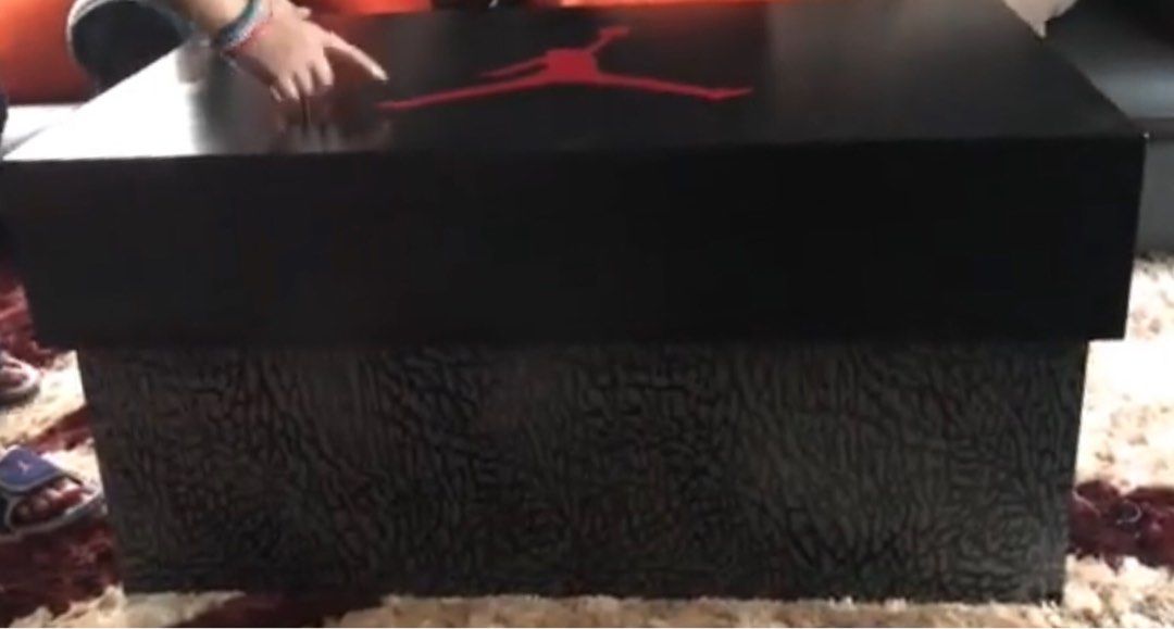 Jordan Shoe Box and Acrylic Board