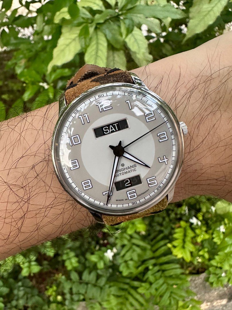 Junghans day hotsell date