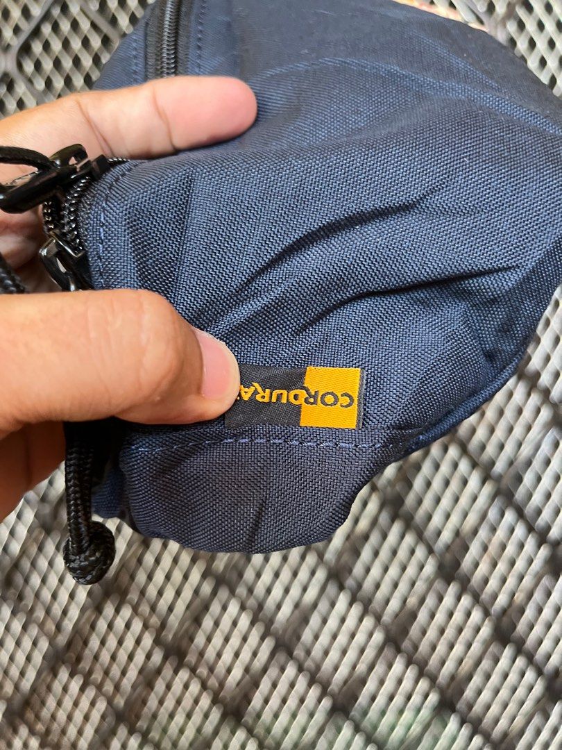 Supreme fanny pack real vs deals fake