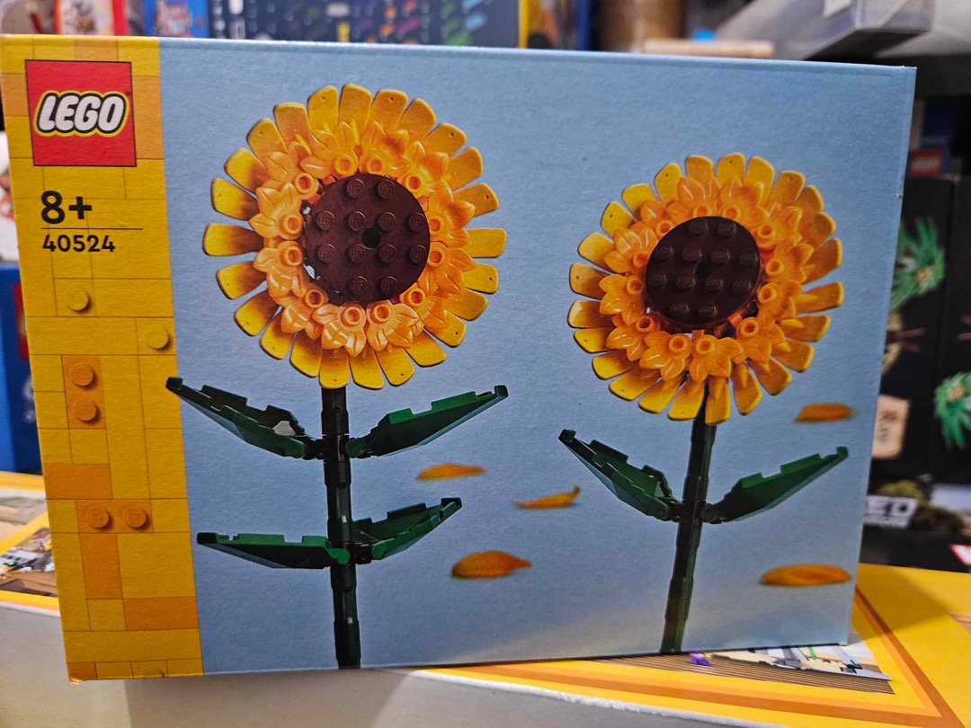 Lego Botanical Collection Sunflowers (40524), Hobbies & Toys, Toys
