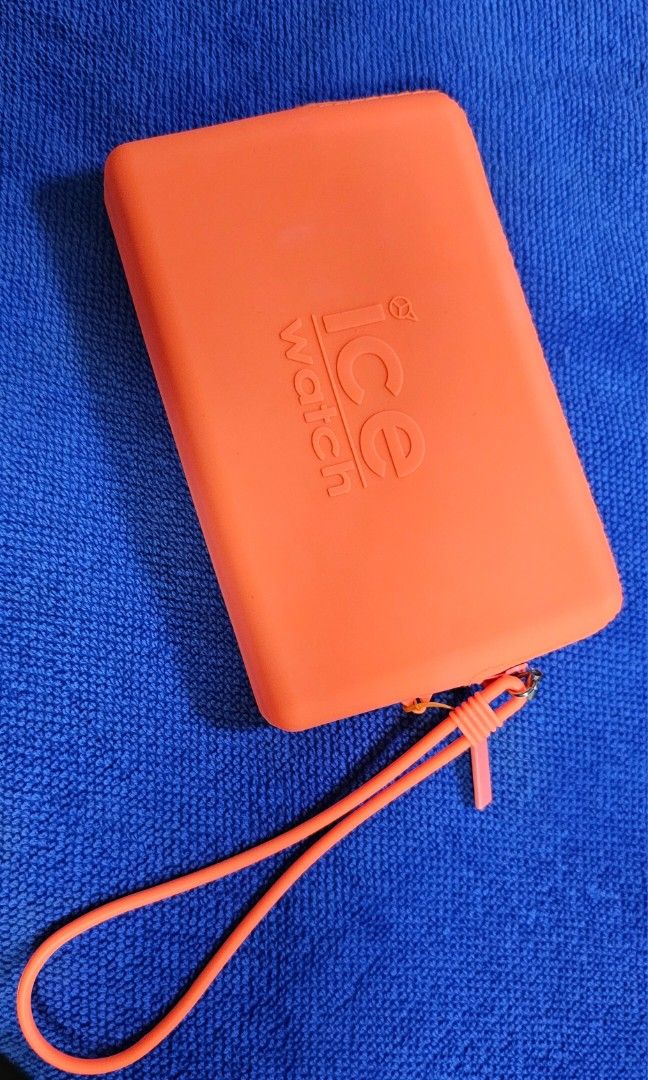 Pochette ice 2025 watch