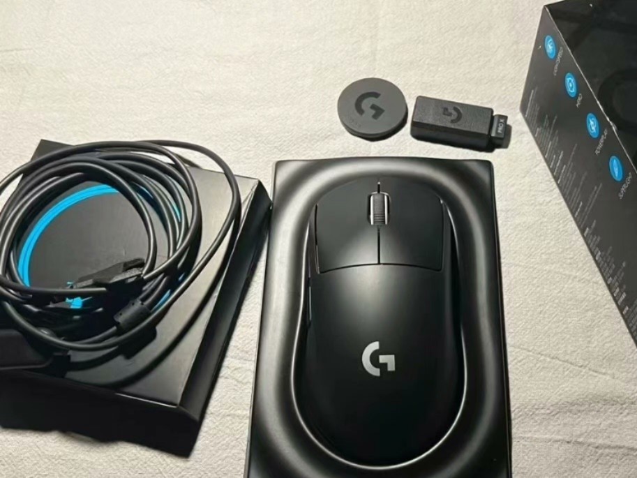 魔改黑白成品) Logitech G Pro X Superlight 無線滑鼠魔改成品, 電腦