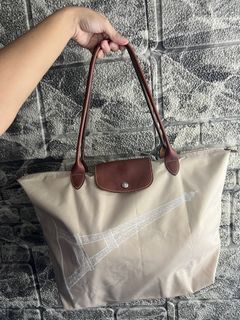 (Category: ) located in . Submitted by ambersprelovedfinds (Listing ID 1246660033, Image 1). Description: .