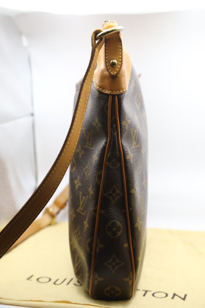 Louis Vuitton Monogram Odeon MM Crossbody Shoulder Bag M56389 – Timeless  Vintage Company