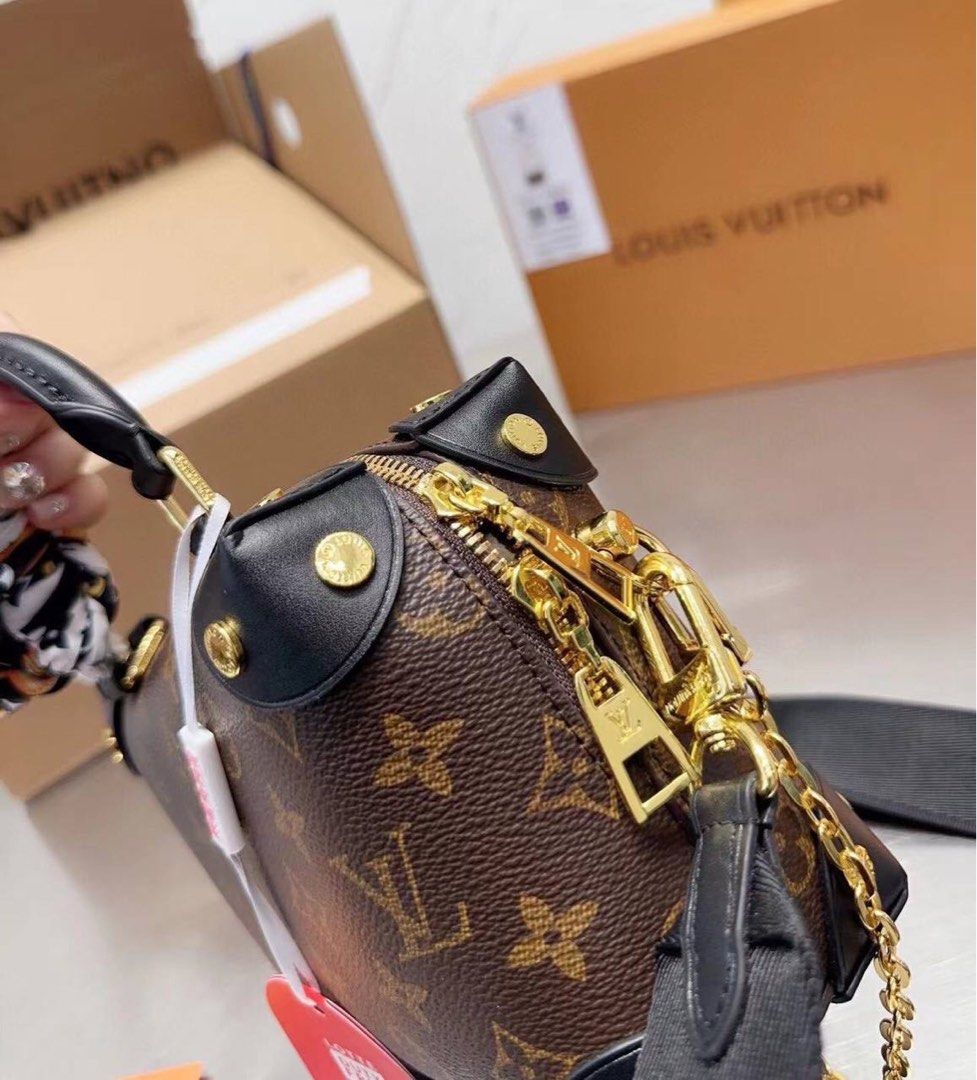 Louis Vuitton Lily woc, Women's Fashion, Bags & Wallets, Cross-body Bags on  Carousell