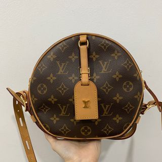 Comparing Louis Vuitton Diane vs New Release Ivy WOC + What Fits