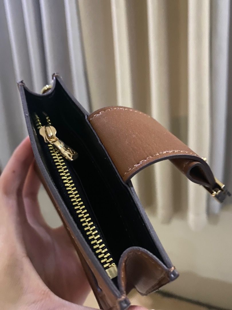 LV dauphine multicartes (rare) on Carousell