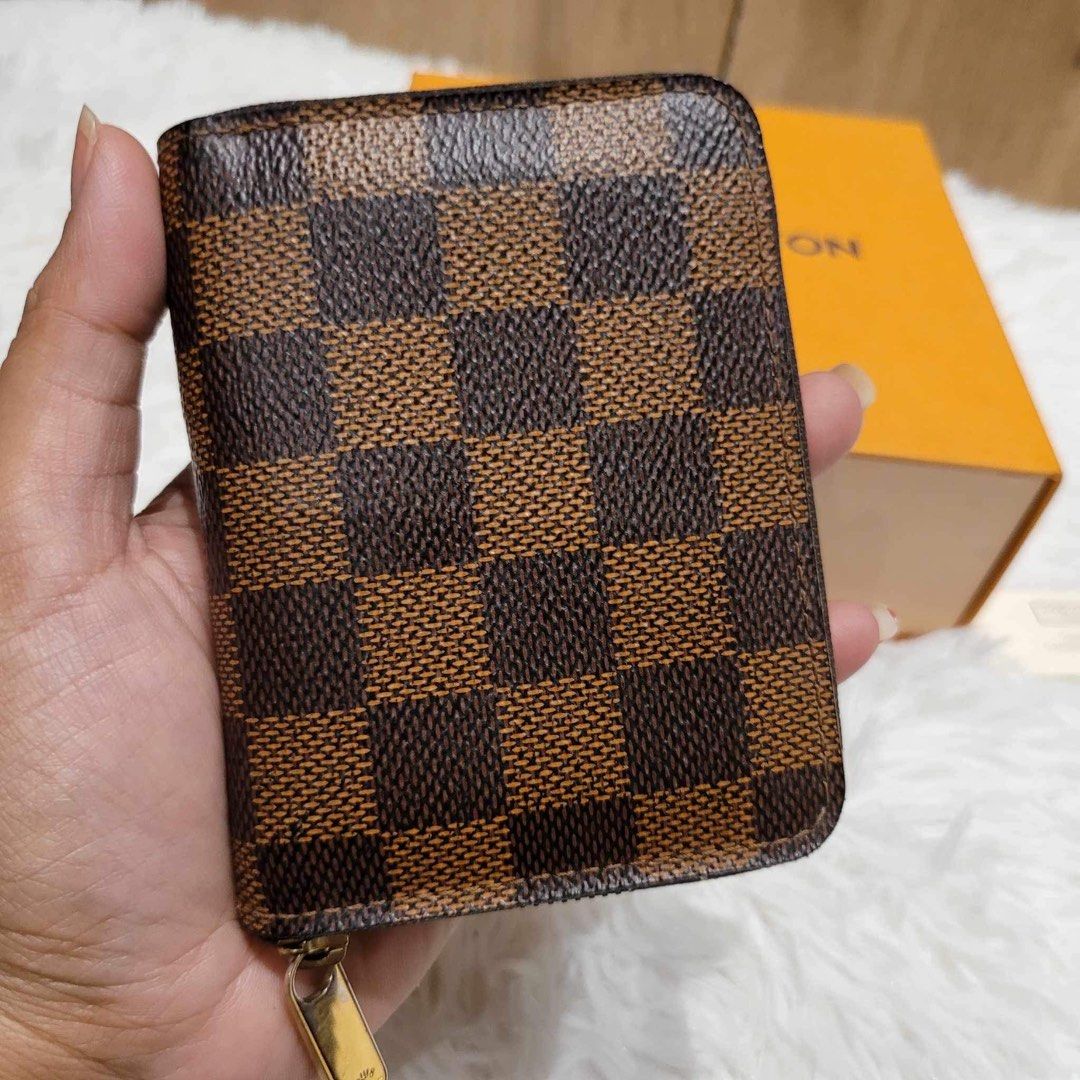 Louis Vuitton zippy compact wallet, Luxury, Bags & Wallets on Carousell