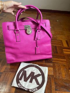 Michael Kors Hamilton Large Tote  Vanilla, Women's Fashion, Bags &  Wallets, Beach Bags on Carousell