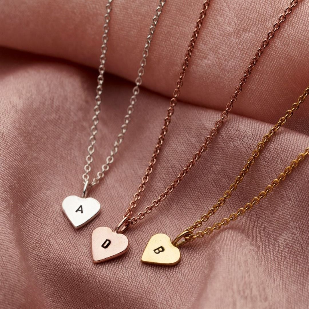 Gold heart pendant engraved new arrivals
