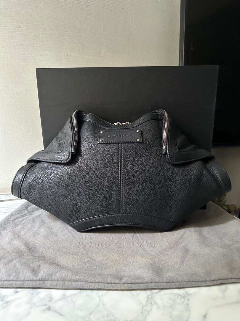 Alexander mcqueen manta sale clutch