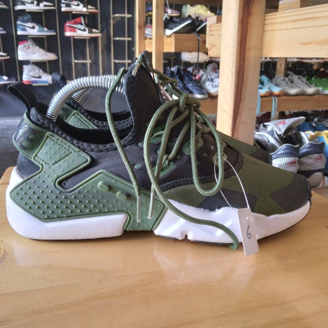 NIKE AIR HUARACHE Men s Fashion Footwear Sneakers on Carousell