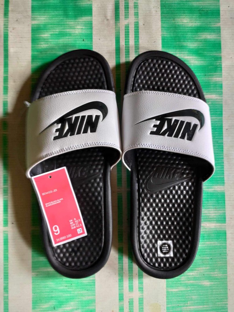 Nike benassi white slides online