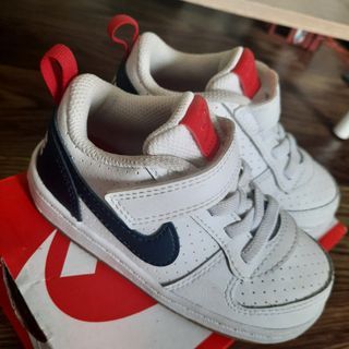 Nike kids court borough low