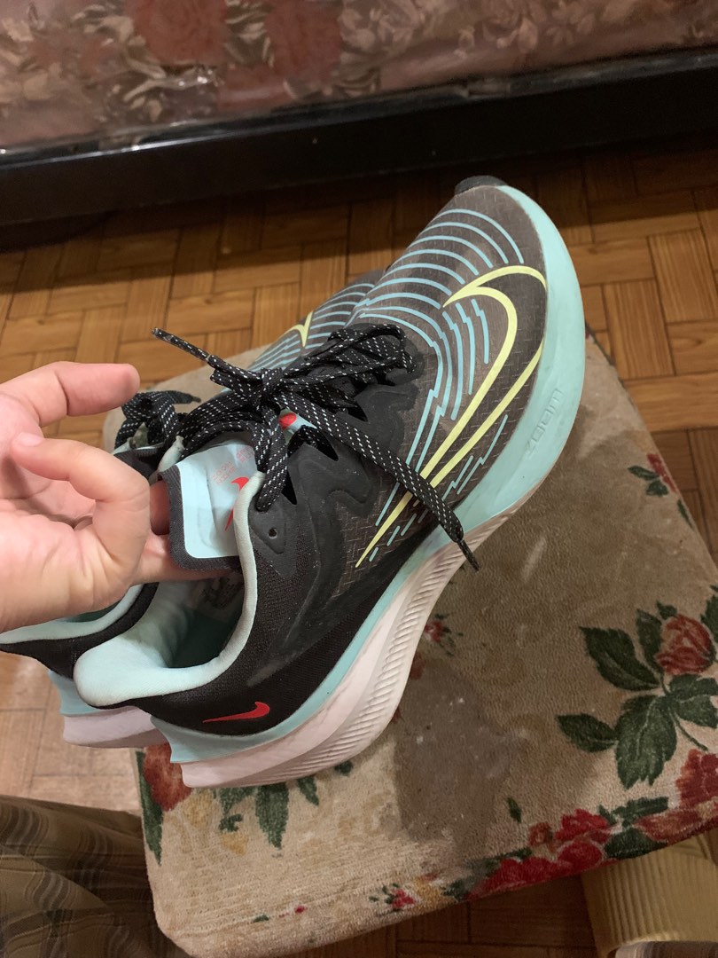 nike zoom gravity 2 on feet