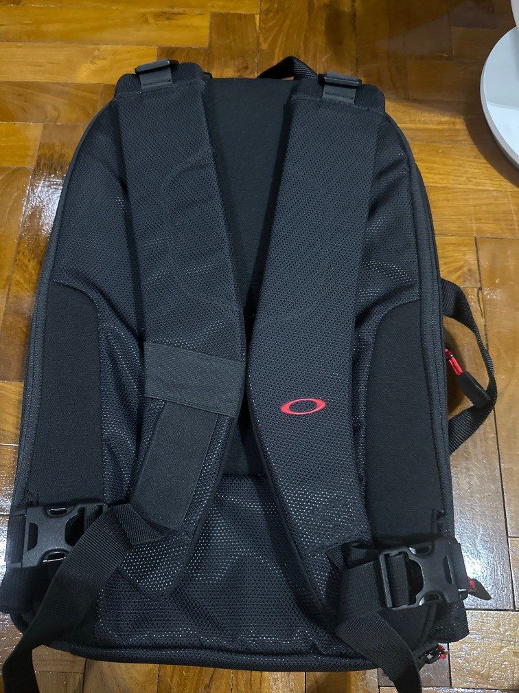 Oakley hotsell motion tech