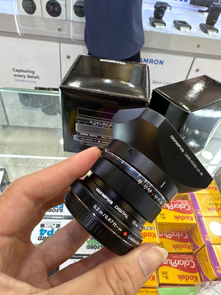 olympus 12mm f2 lens hood