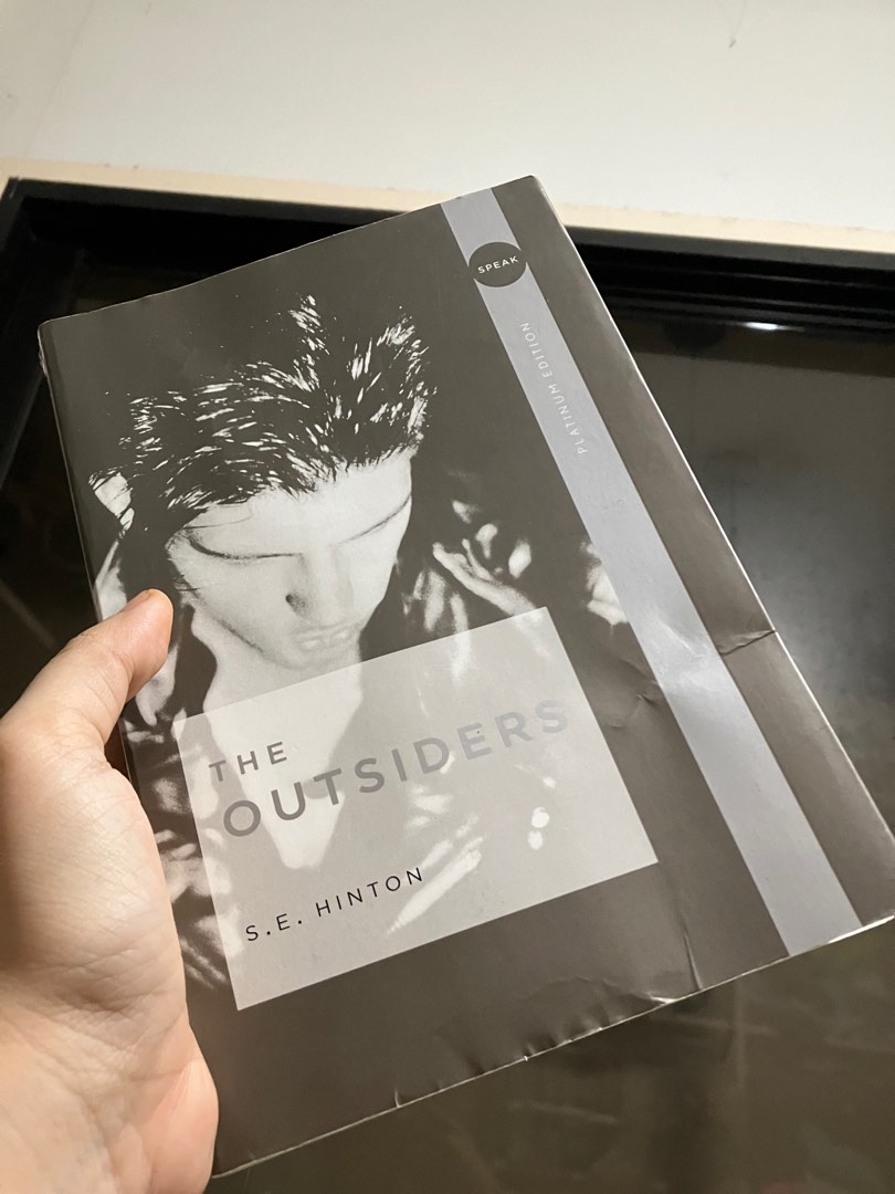 Outsiders by SE Hinton YA Speak Platinum Ed, Hobbies & Toys, Books ...