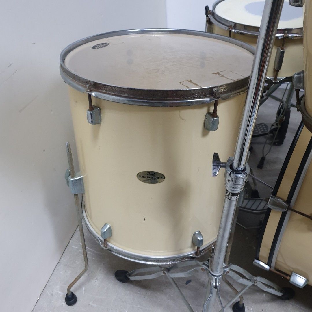 Pearl Forum 5 piece shell drum kit, Hobbies & Toys, Music & Media, Musical Instruments on Carousell