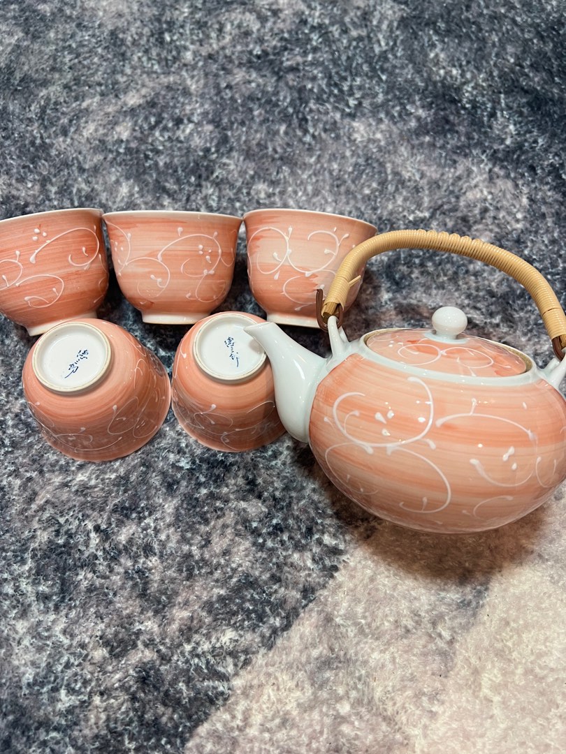 Antique Pink Teapot Set with with 5 cups, Hobbies & Toys, Memorabilia