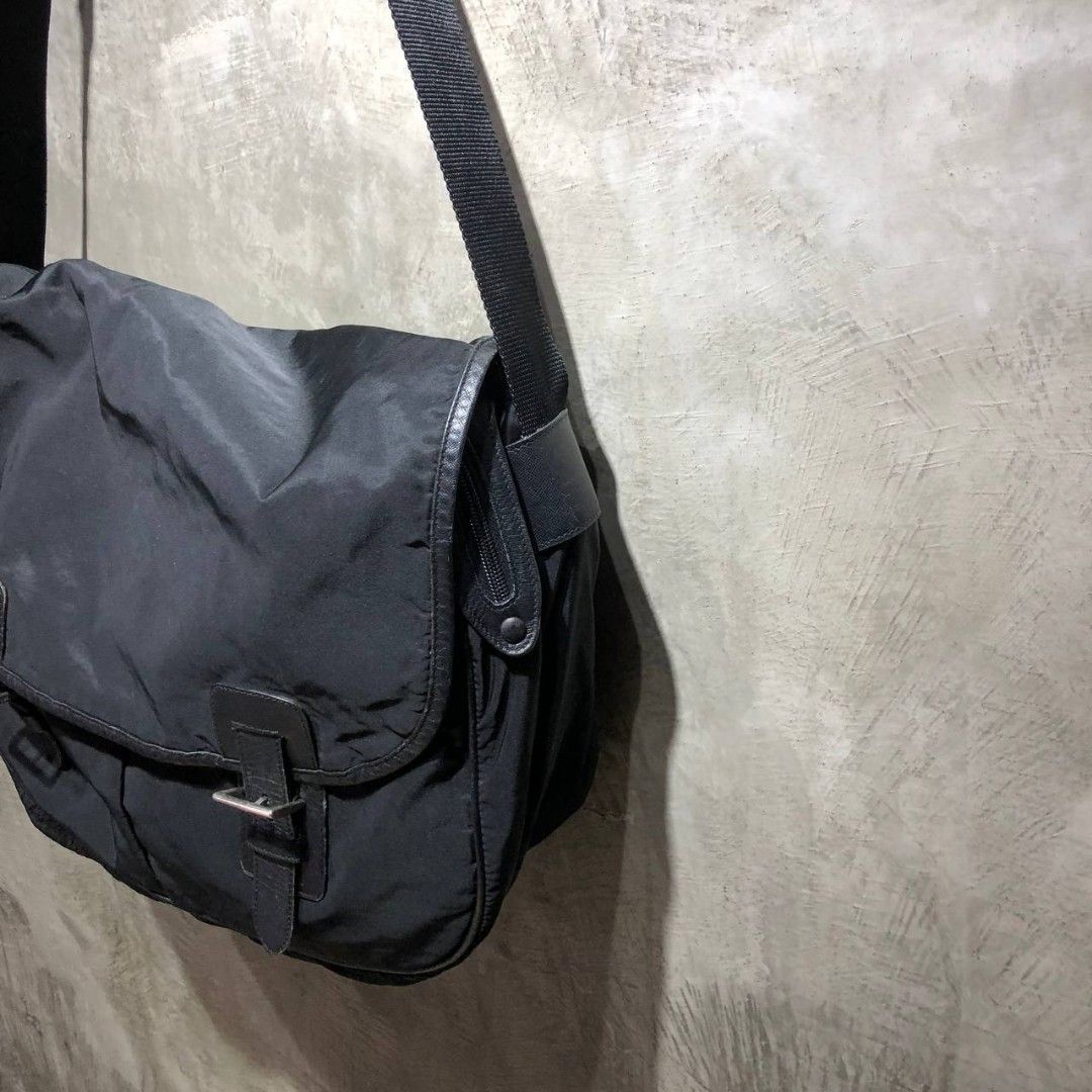 Prada Side Emblem Laptop bag (Category: Luxury Bags & Wallets) located in Quezon City. Submitted by johnpaulperezzz (Listing ID 1246660782, Image 3). Description: Prada Side Emblem Laptop Bag dimension: Width: 15" Length: 11" can fit. 15-16" Laptop Condition: 8.5/10 Issue: - Metal rust at one side retail: $1800 Price: 15k.