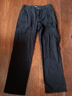 PULL & BEAR- High waist cargo trousers in Black